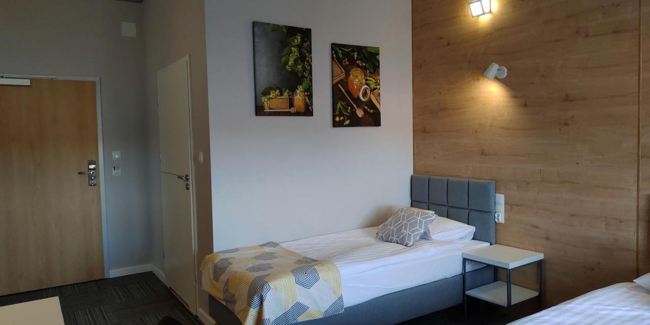 Hotel 107 Rumia Kültér fotó