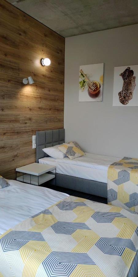 Hotel 107 Rumia Kültér fotó