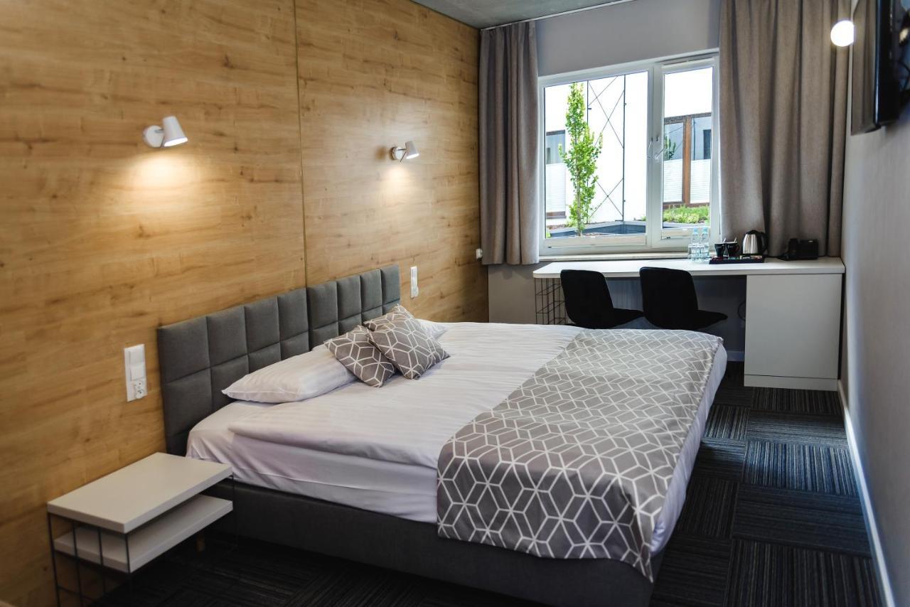 Hotel 107 Rumia Kültér fotó