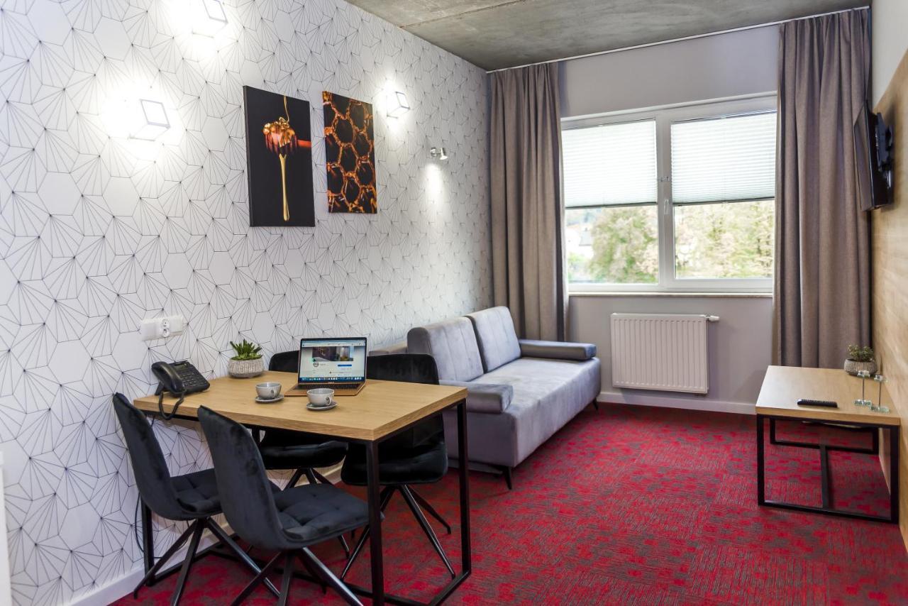 Hotel 107 Rumia Kültér fotó