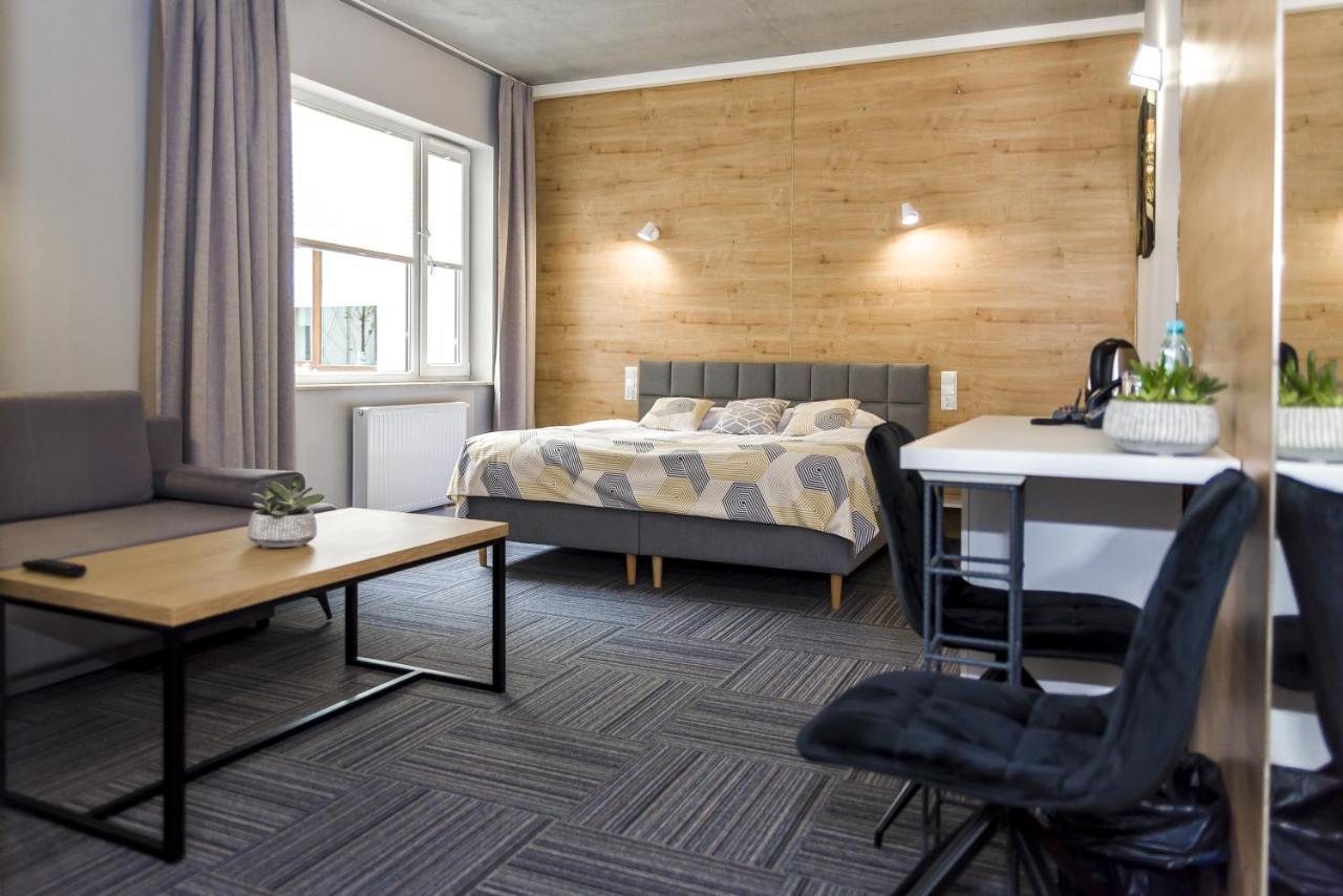 Hotel 107 Rumia Kültér fotó