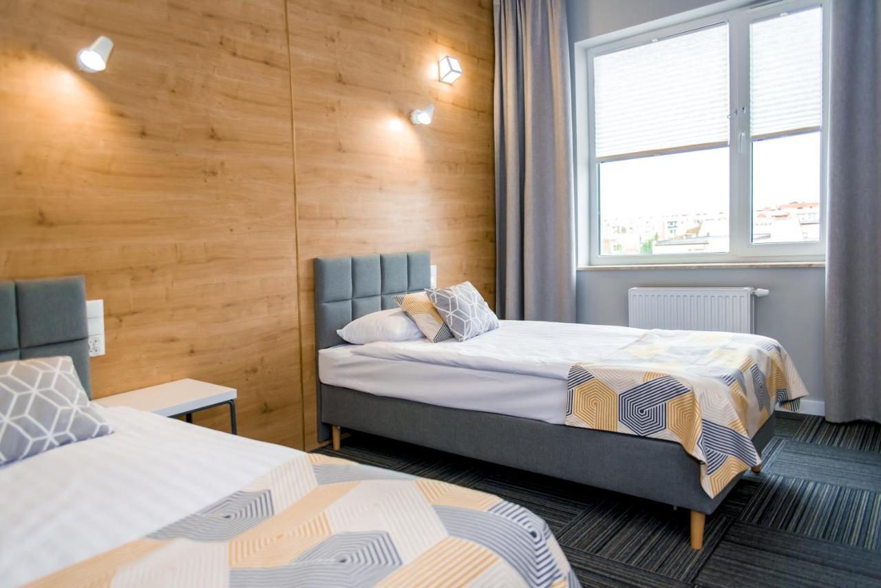 Hotel 107 Rumia Kültér fotó