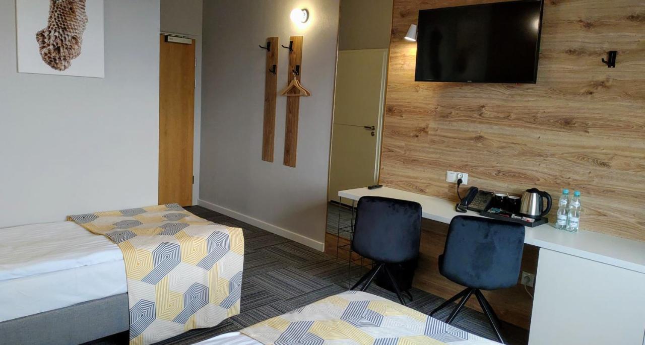 Hotel 107 Rumia Kültér fotó