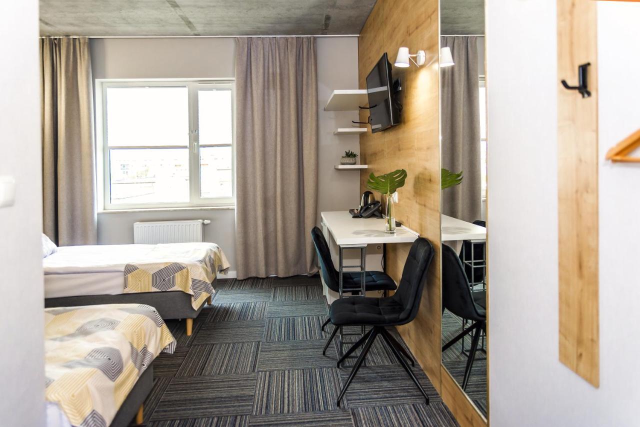 Hotel 107 Rumia Kültér fotó