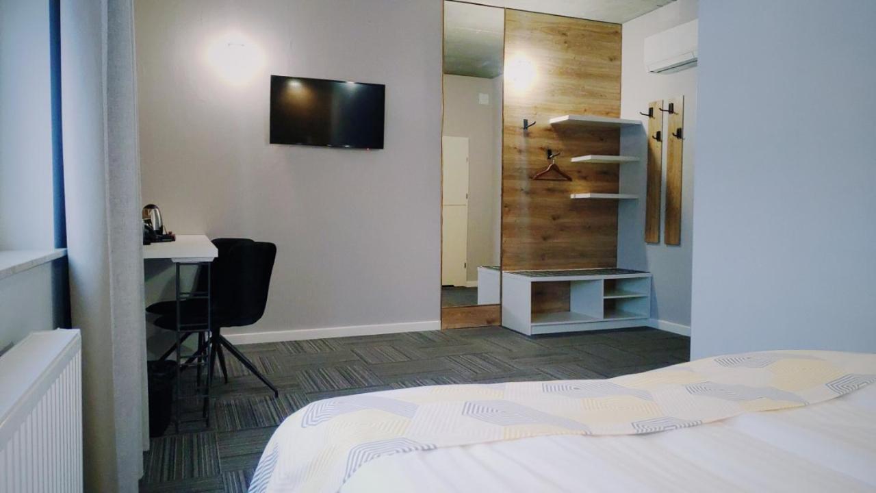 Hotel 107 Rumia Kültér fotó