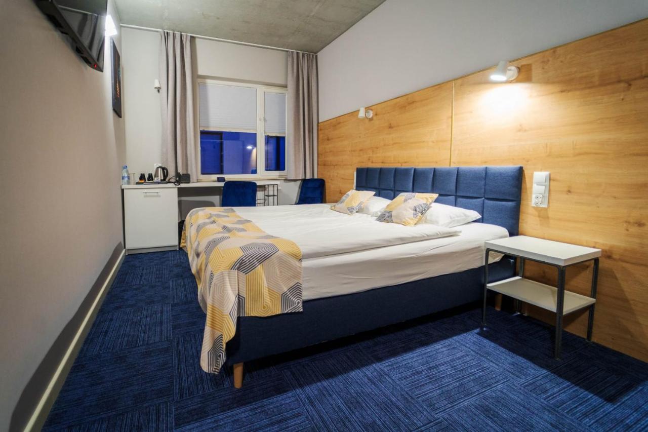 Hotel 107 Rumia Kültér fotó